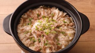 師走の簡単鍋に！ 包んで味わう　うす切り豚肉の たっぷりキャベツ寄せ鍋